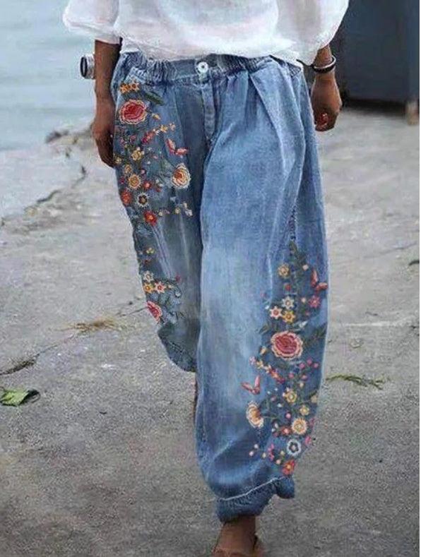 Embroidered Elastic Waist Wide Loose Jeans - Trendy Mix