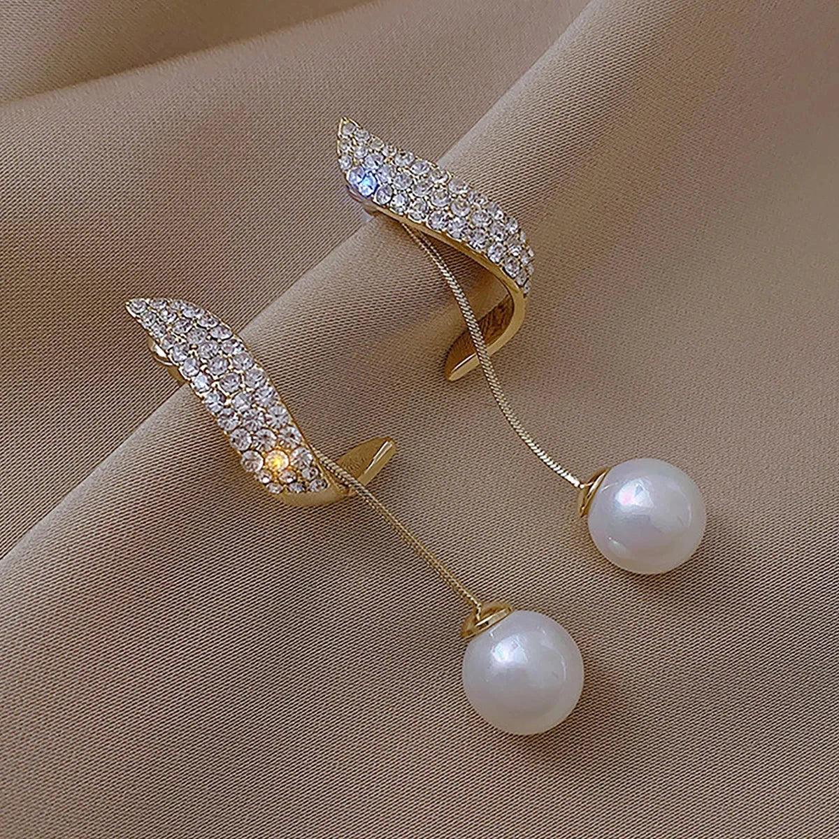 Contemporary Irregular Pearl & Metal Stud Earrings 2024 - Trendy Mix