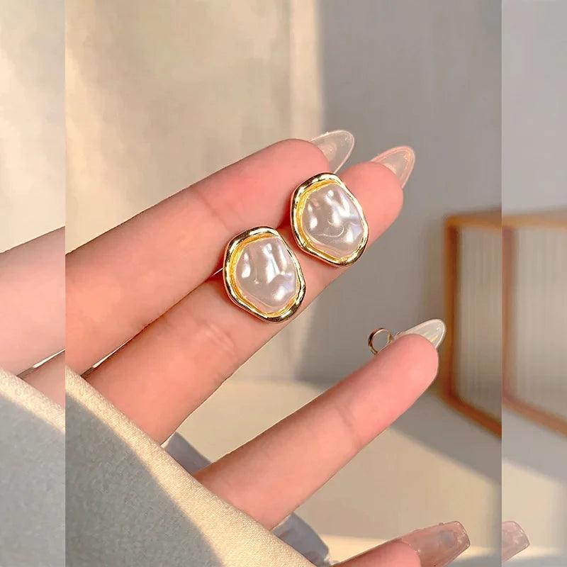 Contemporary Irregular Pearl & Metal Stud Earrings 2024 - Trendy Mix