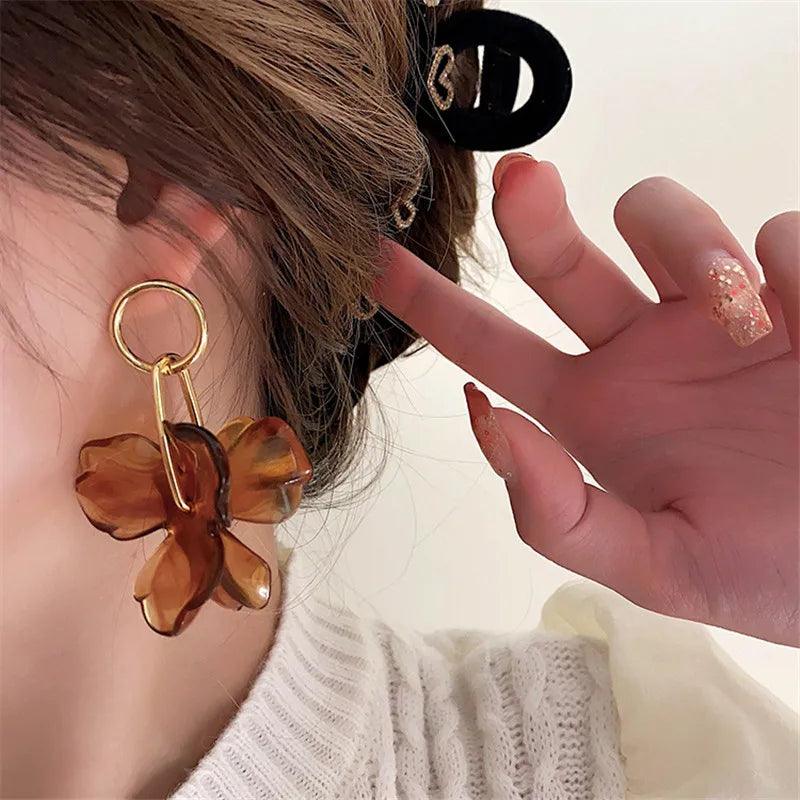 Irregular Metal Petals Earrings - Trendy Mix