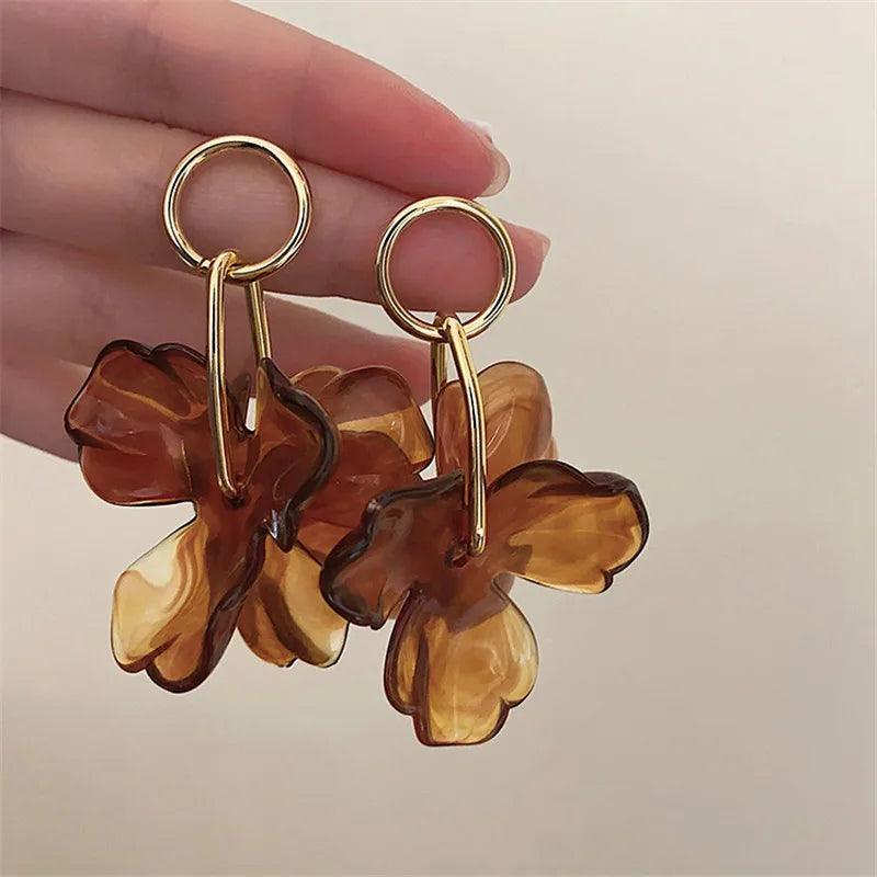 Irregular Metal Petals Earrings - Trendy Mix