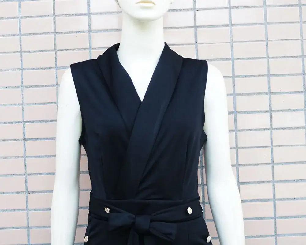 Sophisticated V-Neck Hollow Back Jumpsuit for Women - Trendy Mix