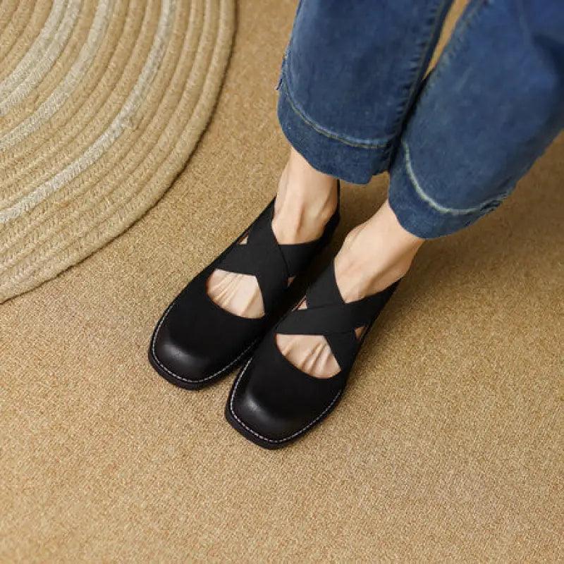 Cowhide Retro Low Heel Elastic Belt Shallow Mouth Pumps - Trendy Mix
