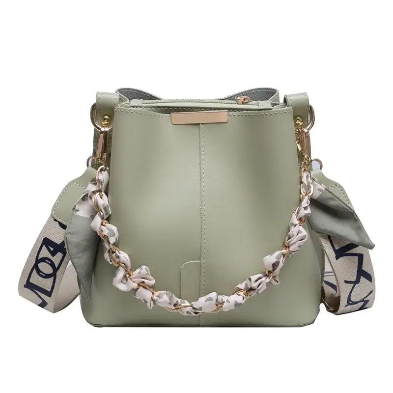 Chic Chain-Detail Bucket Handbag - Trendy Mix