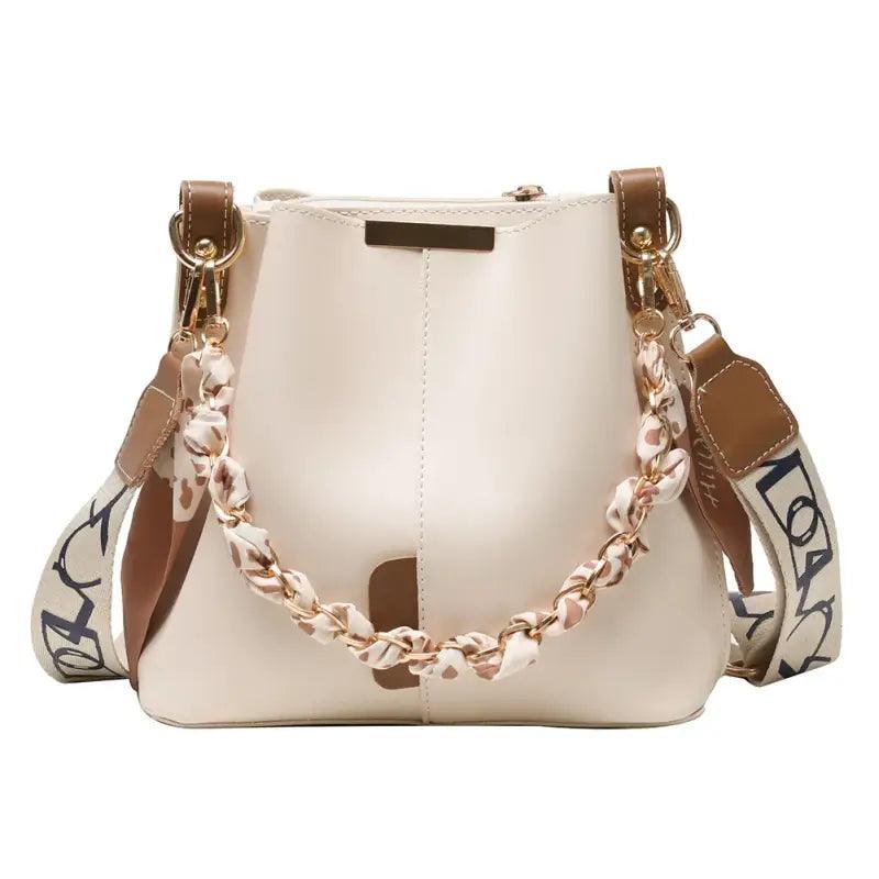 Chic Chain-Detail Bucket Handbag - Trendy Mix