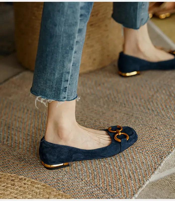 Women Flat Heel Shoes - Trendy Mix