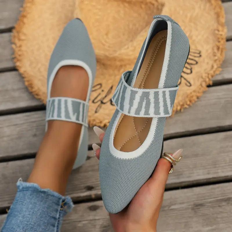 Chic Striped Pointed Toe Flats for Effortless Elegance - Trendy Mix