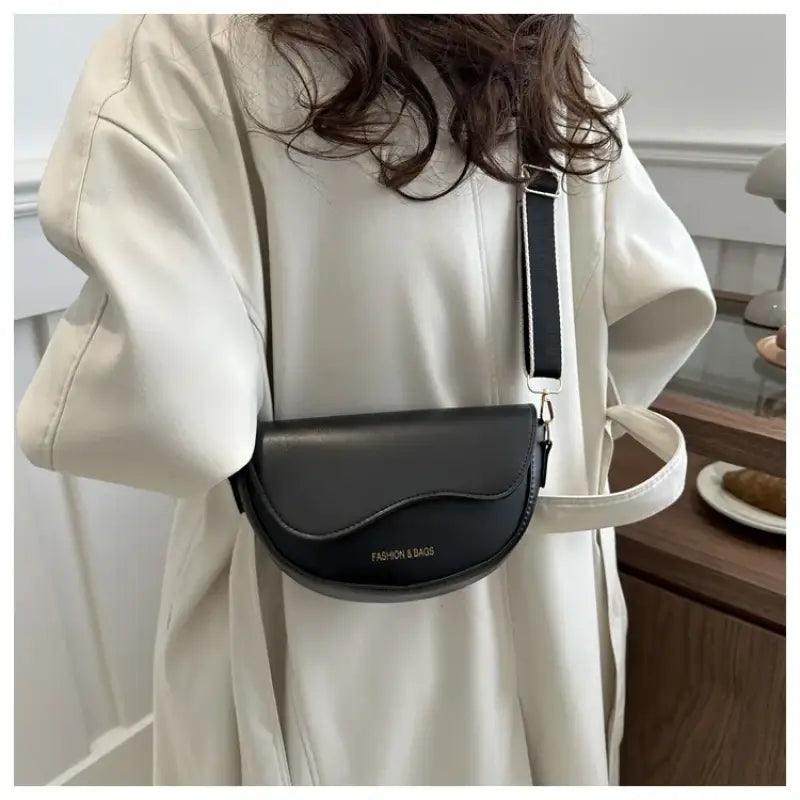 Retro Elegance Saddle Crossbody Bag - Trendy Mix