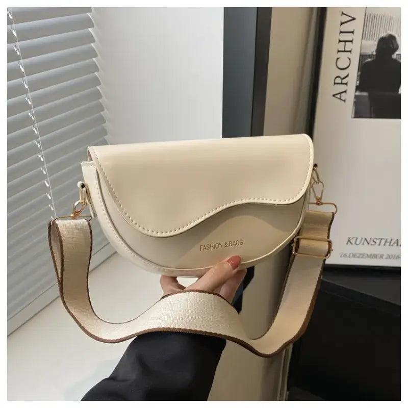 Retro Elegance Saddle Crossbody Bag - Trendy Mix