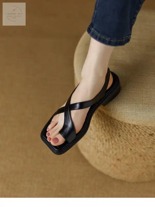 Women’s Vintage Black Roman Sandals - Trendy Mix