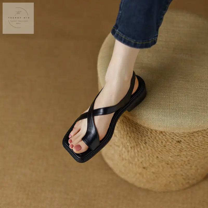 Women’s Vintage Black Roman Sandals - Trendy Mix