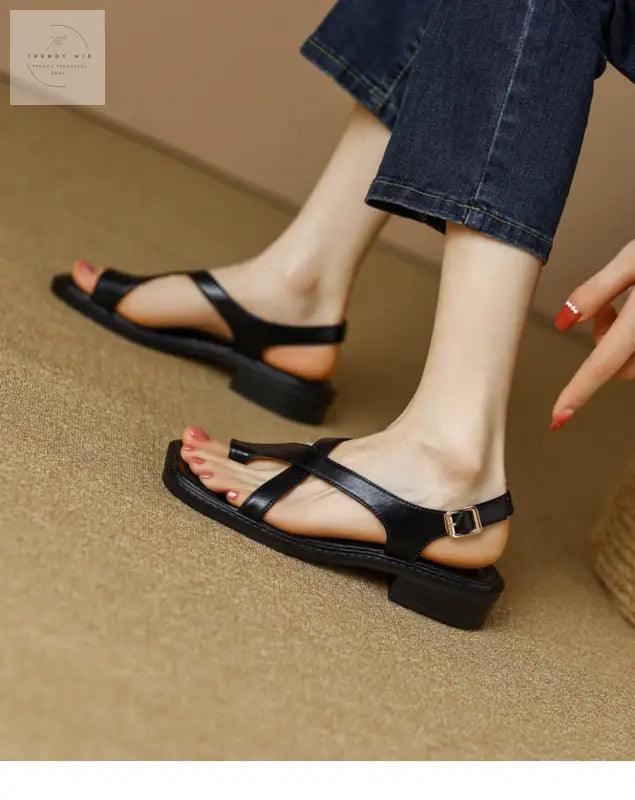 Women’s Vintage Black Roman Sandals - Trendy Mix